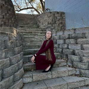 Elegant Burgundy Long Sleeve Dress